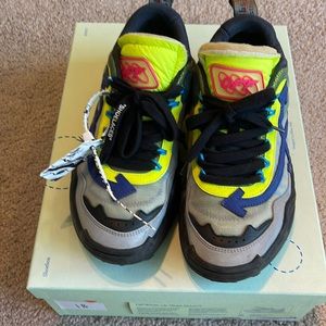 Off-White c/o Virgil Abloh